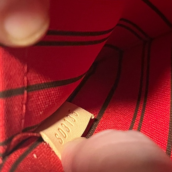 Louis Vuitton Neverfull Bag - Picture 9 of 9